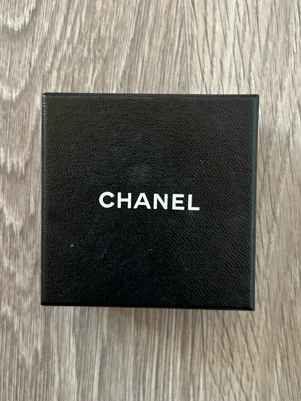 Chanel Box (BB335)